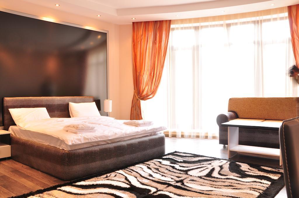 Imperial Hotel Chişinǎu Buitenkant foto