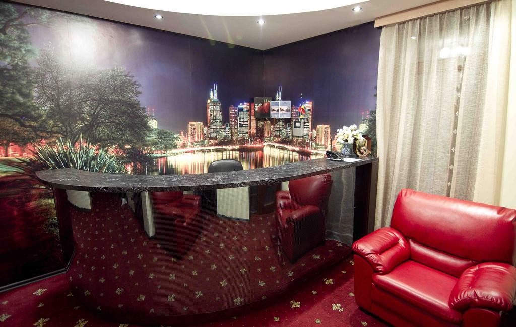 Imperial Hotel Chişinǎu Buitenkant foto